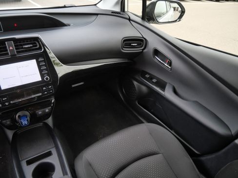 Certified 2020 Toyota Prius LE FWD image 12