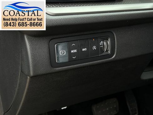 Used 2025 Chevrolet Traverse LT AWD/4WD image 9