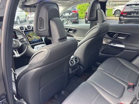 Used 2025 Mercedes-Benz GLC 350e 4MATIC image 25