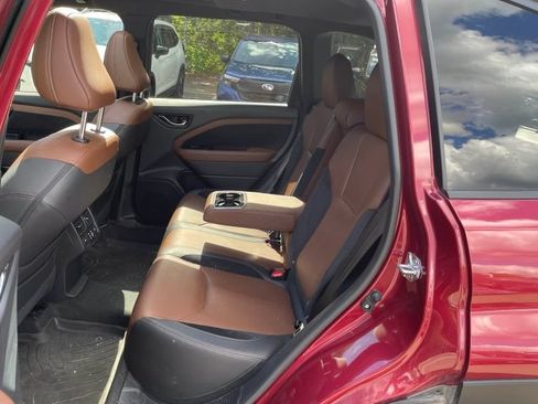 Used 2025 Subaru Forester Touring AWD/4WD image 2