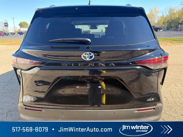 Used 2025 Toyota Sienna XLE FWD image 10