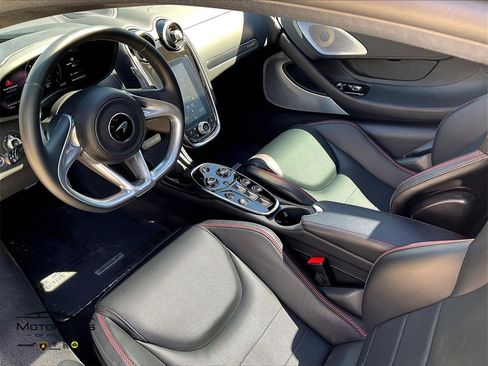 Used 2023 McLaren GT image 13