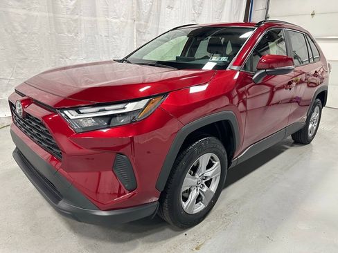 Used 2025 Toyota RAV4 XLE AWD/4WD image 3