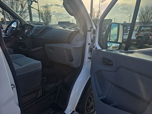 Used 2015 Ford Transit 250 130 Low Roof w/ Exterior Upgrade Package image 19