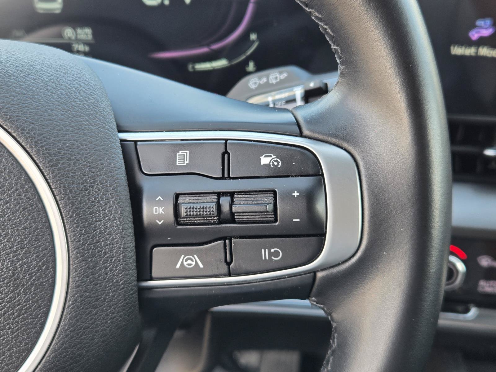 Used 2023 Kia Sportage EX FWD image 17