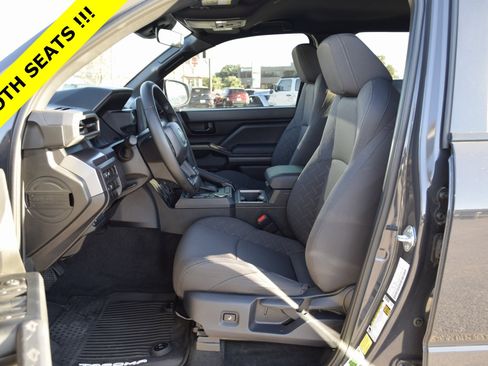 Used 2025 Toyota Tacoma SR5 image 3