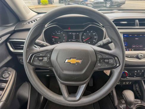 Used 2021 Chevrolet TrailBlazer LS FWD image 8
