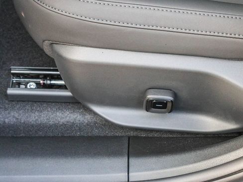 New 2026 Volvo EX30 Plus w/ Climate Package image 28