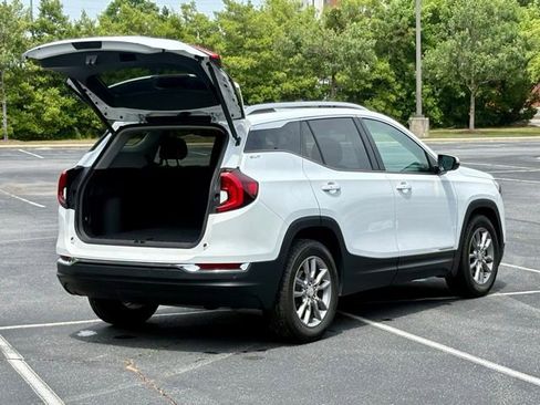 Used 2023 GMC Terrain SLT w/ Tech Package FWD image 18