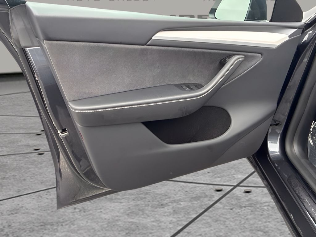Used 2024 Tesla Model Y Long Range RWD image 21
