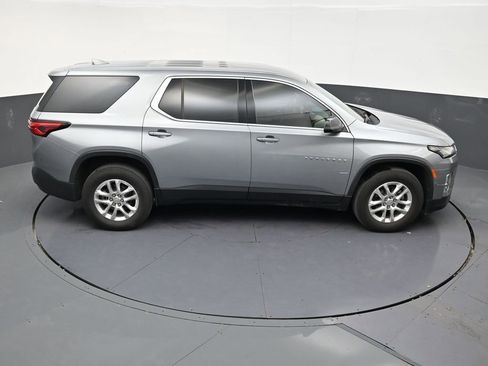 Used 2023 Chevrolet Traverse LS FWD image 17