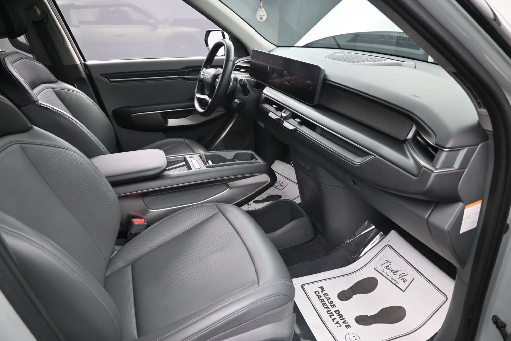 Used 2024 Kia EV9 Light RWD image 35