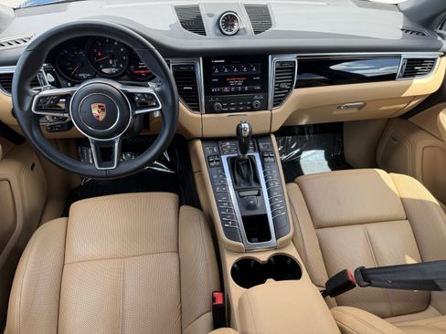 Certified 2018 Porsche Macan Sport Edition image 18