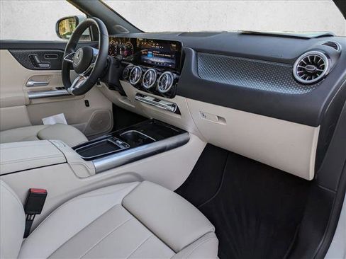 Certified 2025 Mercedes-Benz GLA 250 4MATIC w/ Driver Assistance Package image 20