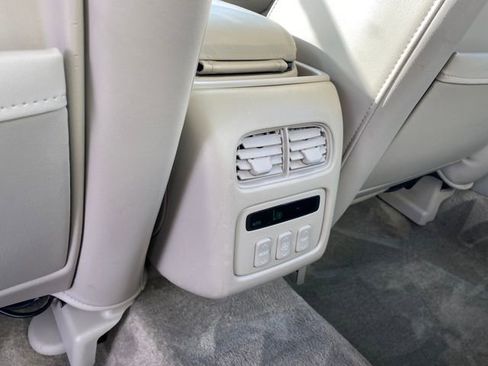 Used 2000 Cadillac De Ville w/ Comfort/Convenience Pkg image 14