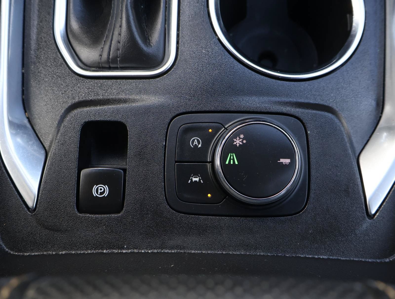 Used 2023 Chevrolet Traverse Premier FWD image 26