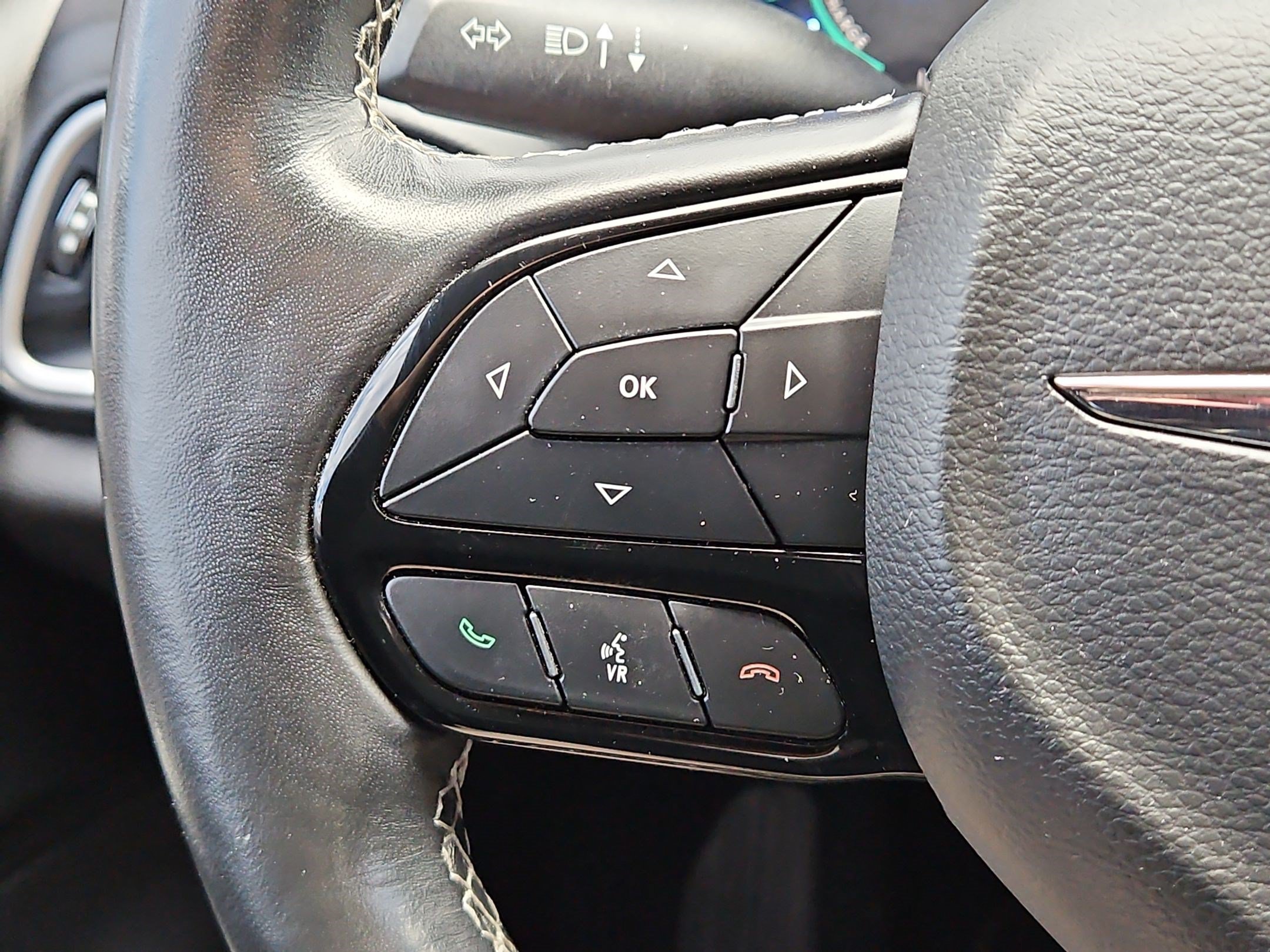 Used 2020 Chrysler Pacifica Touring-L FWD image 16