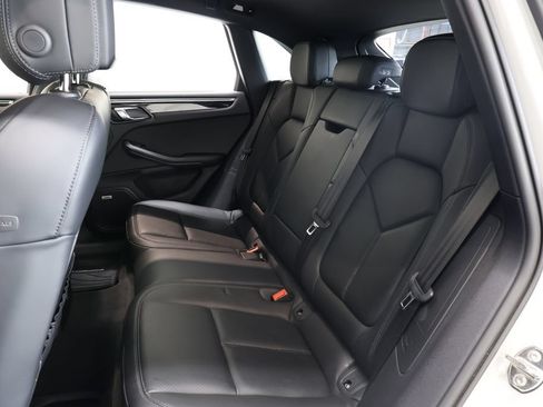 Used 2023 Porsche Macan AWD/4WD image 20