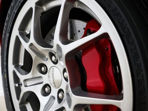 Used 2006 Ford GT RWD image 84