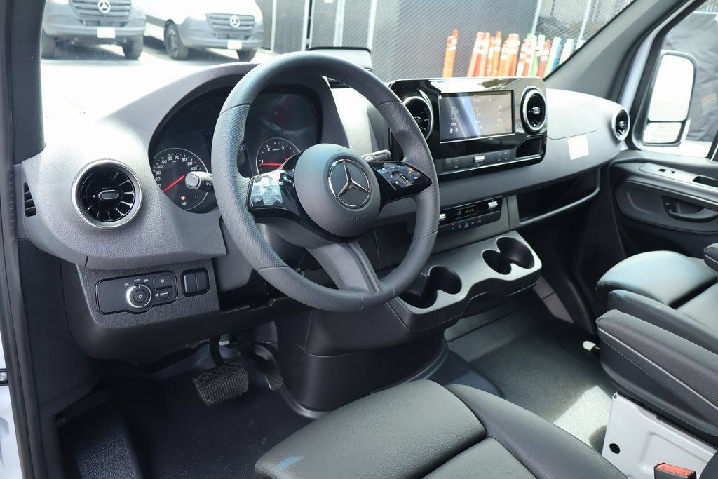 New 2026 Mercedes-Benz Sprinter 2500 image 3