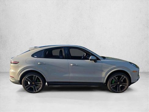 Used 2021 Porsche Cayenne Coupe AWD/4WD image 4