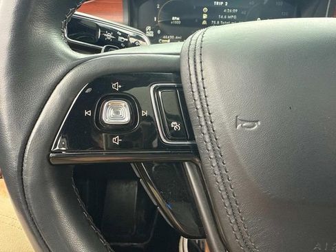 Used 2023 Lincoln Aviator Reserve w/ Equipment Group 201A image 35