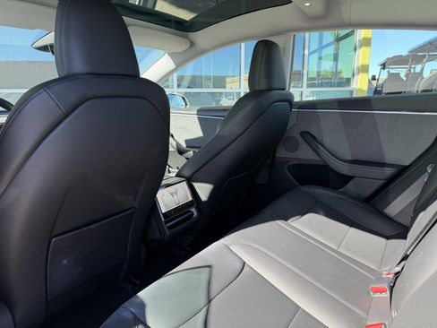 Used 2024 Tesla Model 3 Long Range image 37