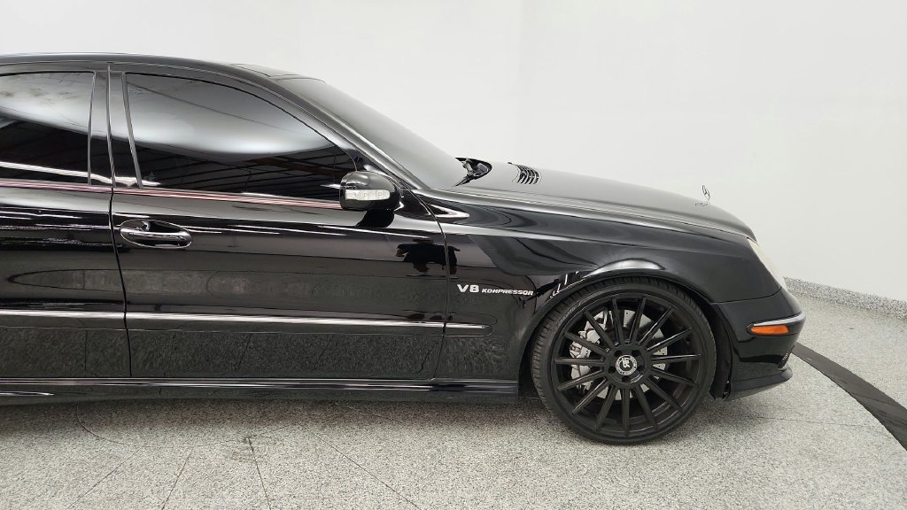 Used 2005 Mercedes-Benz E 55 AMG Sedan image 18