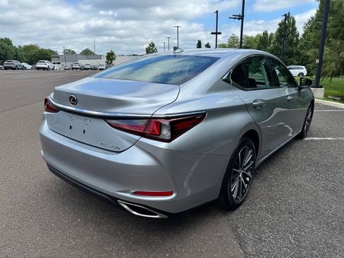 Used 2024 Lexus ES 350 w/ Premium Package FWD image 4