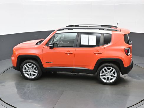 Used 2021 Jeep Renegade Latitude AWD/4WD image 32