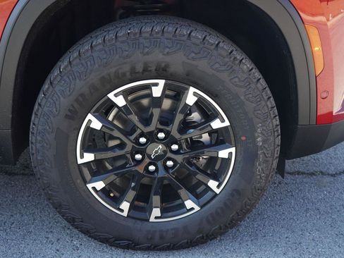 New 2026 Chevrolet Traverse Z71 w/ Enhanced Driving Package image 13