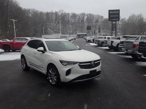 Used 2022 Buick Envision Avenir w/ Safety Package image 2