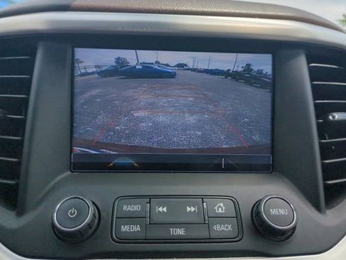 Used 2018 GMC Acadia SLT FWD image 22