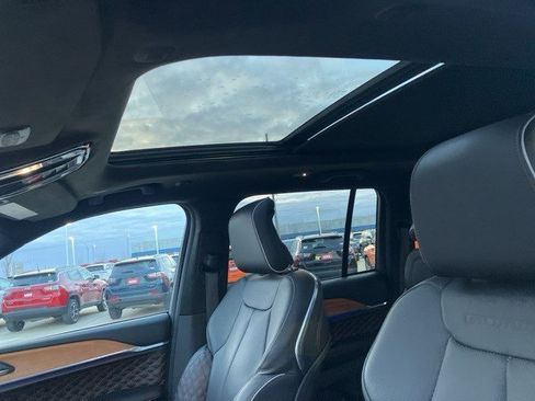 Used 2023 Jeep Grand Cherokee Summit image 21