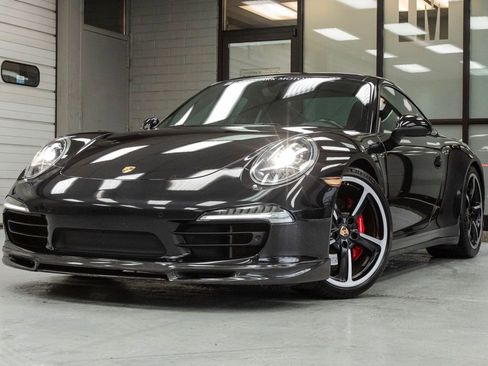 Used 2014 Porsche 911 Carrera 4S image 2