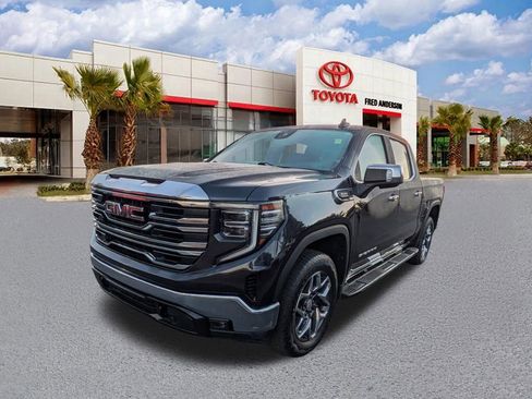 Used 2023 GMC Sierra 1500 SLT w/ SLT Premium Package AWD/4WD image 8