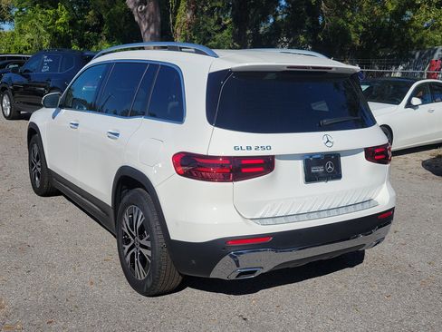 Certified 2025 Mercedes-Benz GLB 250 image 3