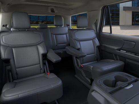 New 2026 Ford Expedition Active image 11