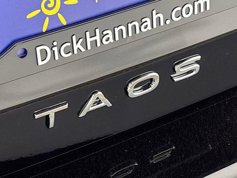 New 2025 Volkswagen Taos SE image 24