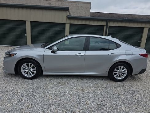 Used 2025 Toyota Camry LE FWD image 3
