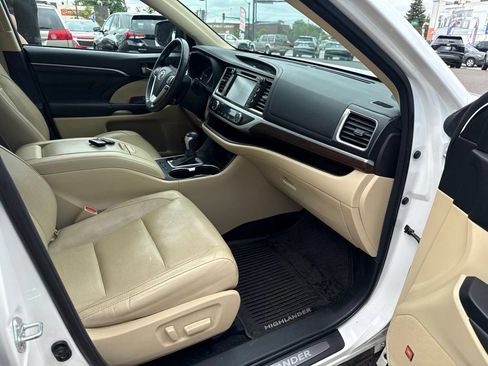 Used 2015 Toyota Highlander Limited w/ Driver Technology Package AWD/4WD image 42