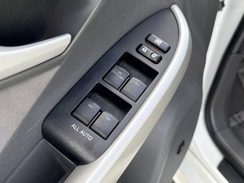 Used 2010 Toyota Prius Two FWD image 18