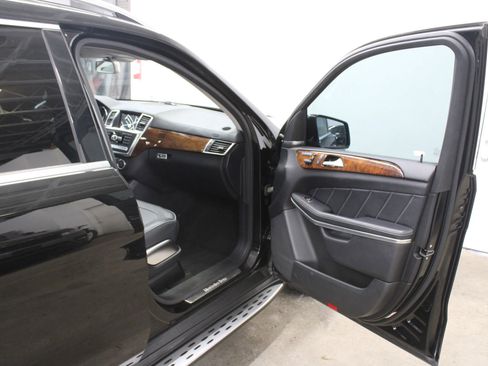 Used 2014 Mercedes-Benz GL 550 4MATIC image 13