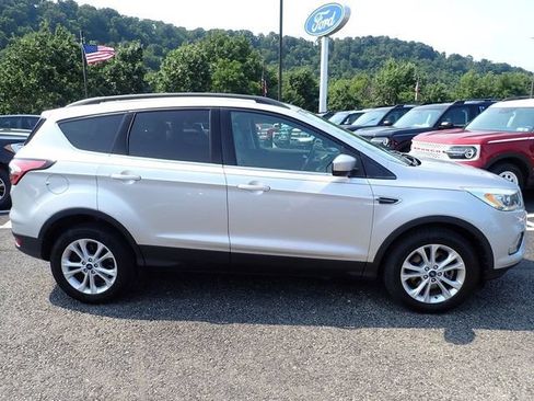 Used 2017 Ford Escape SE w/ SE Leather Comfort Package AWD/4WD image 10