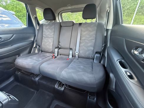 Used 2016 Nissan Rogue SV AWD/4WD image 13