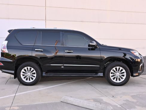 Used 2017 Lexus GX 460 Premium w/ Premium Package AWD/4WD image 8