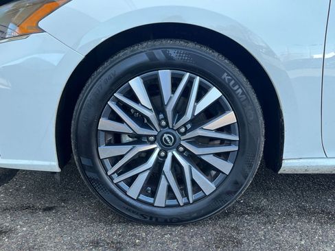 Used 2025 Nissan Altima 2.5 SV image 28