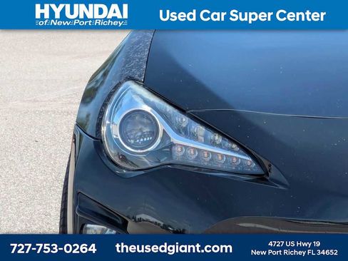Used 2019 Toyota 86 TRD SE RWD image 9