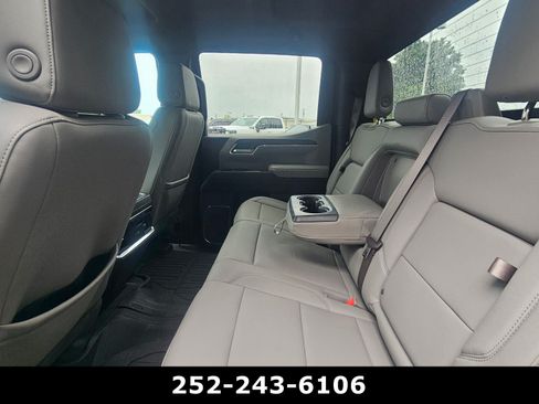 Used 2024 GMC Sierra 1500 SLT w/ SLT Premium Package AWD/4WD image 6