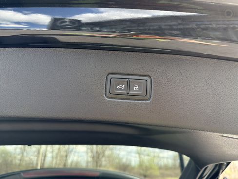 Used 2023 Audi Q7 3.0T Prestige image 26